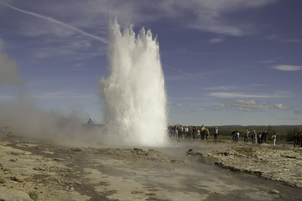 Islands Grosser Geysir Strokkurs Heisse Quellen Arctic Adventures