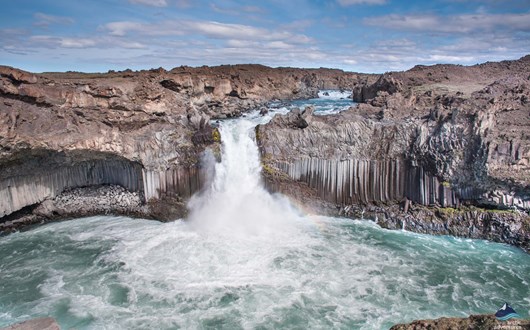 10 Lesser Known (But Equally as Beautiful) Waterfalls in Iceland