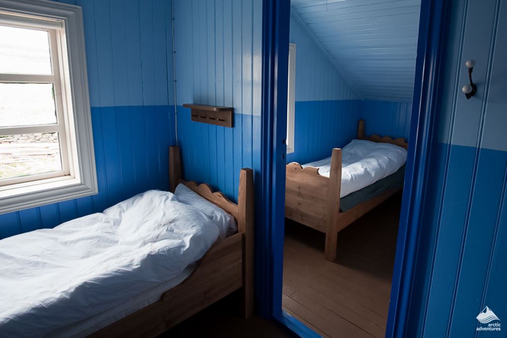 Kviar Farmhouse bedroom