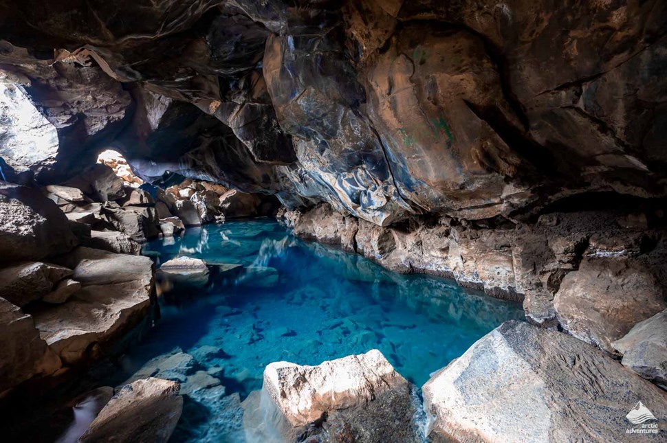 blue water in Grjotagja volcano cave