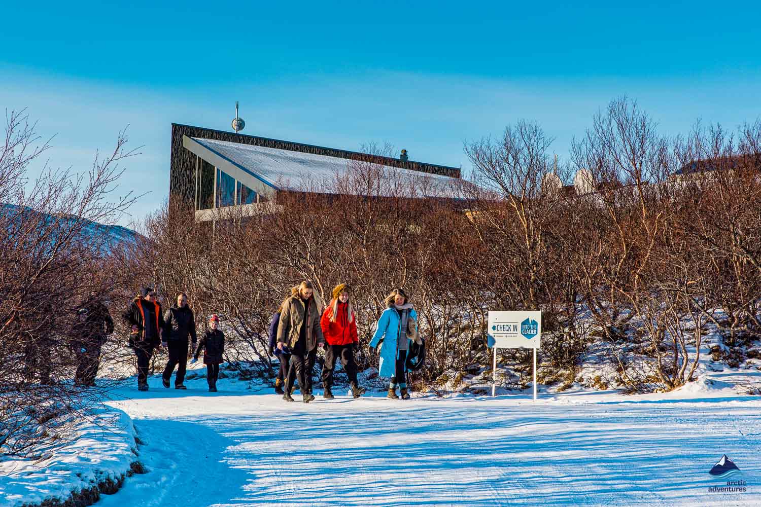 glacier tour meeting point in Iceland