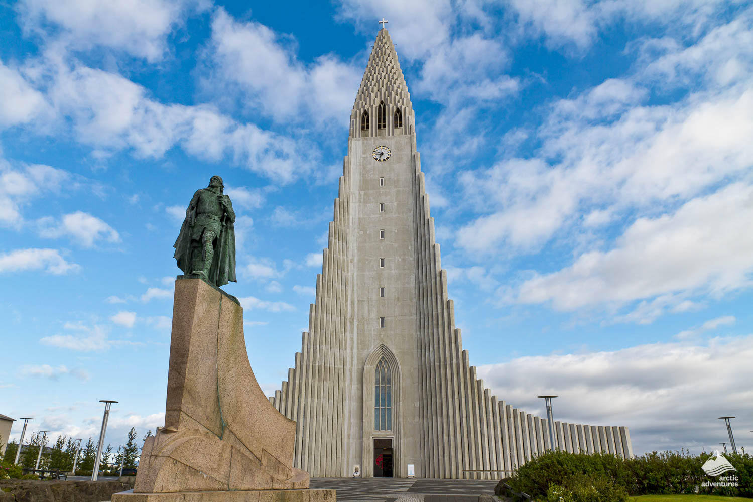 Hallgrimskirkja Church statue of Leifur Eiriksson