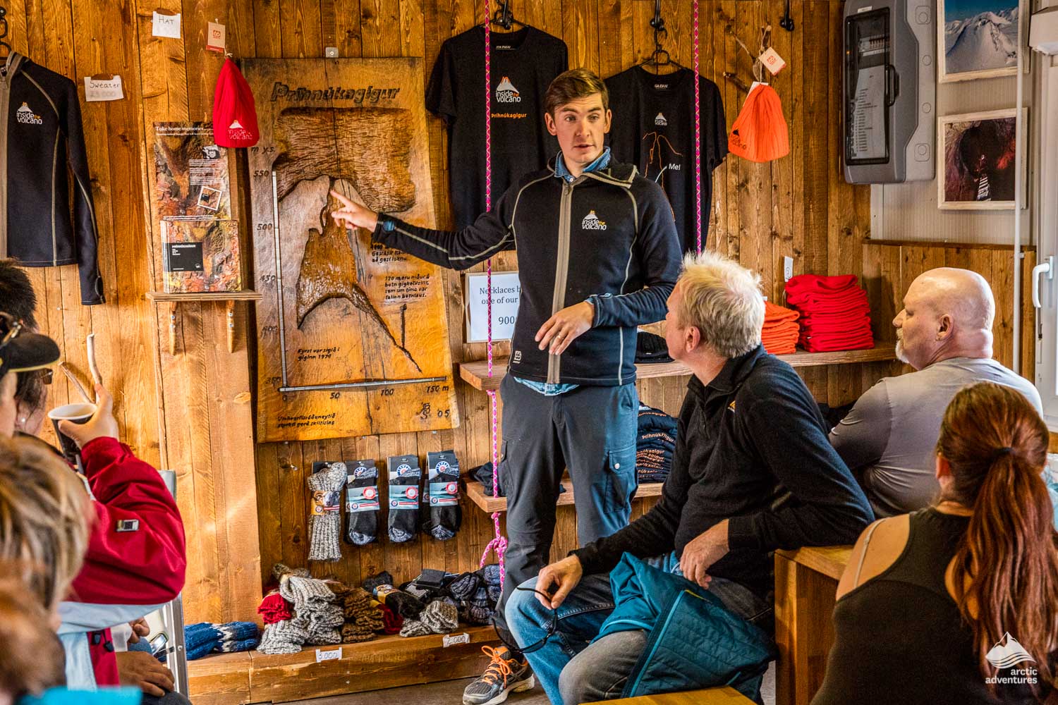 Guide gives a brief before Thrihnukagigur Volcano tour