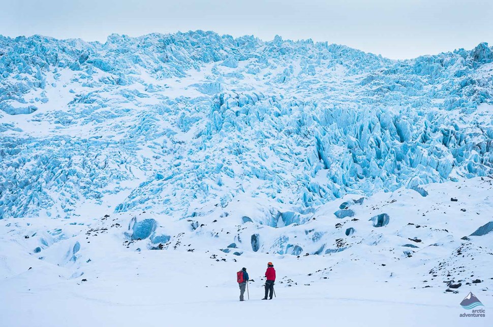 people hiking to Vatnajokull Glacier in Iceland