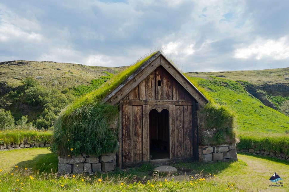 turf house in Thjodveldisbaer