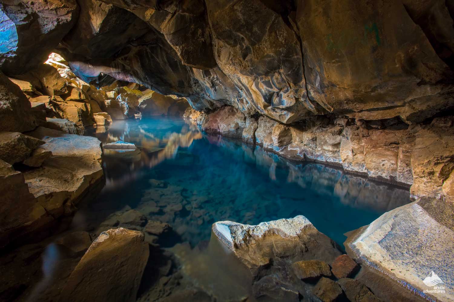 Grjotagja Cave from Game Of Thrones scene