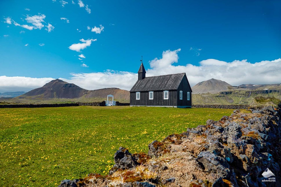 Sightseeing Snaefellsnes Peninsula in Iceland