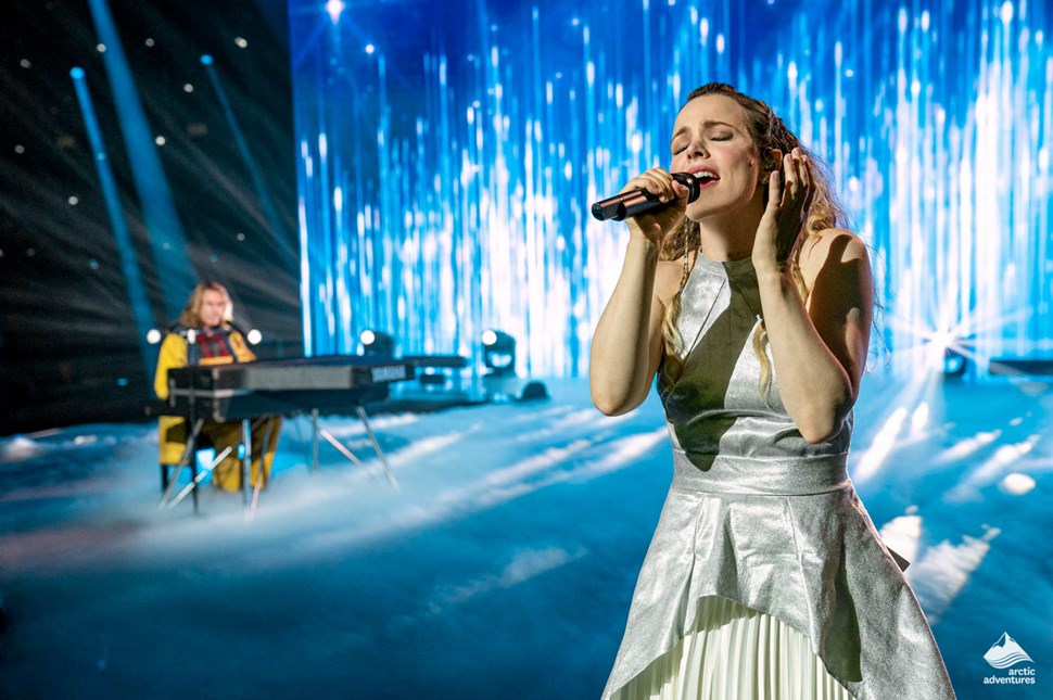 Rachel Mcadams singing in Eurovision song contest