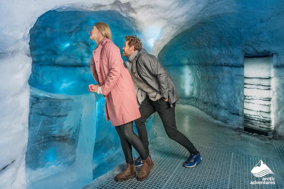 couple insice ice tunnel in Perlan museum