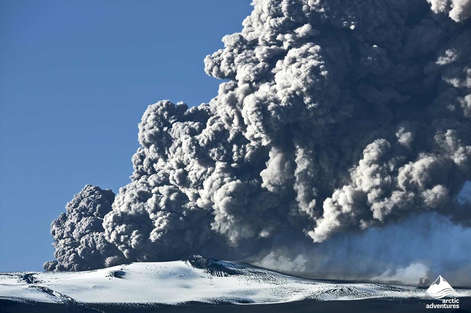 iceland volcano tourist attraction