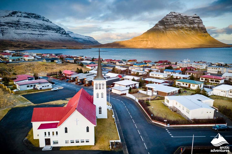 Grundarfjörður town with Kirkjufell mountain in background