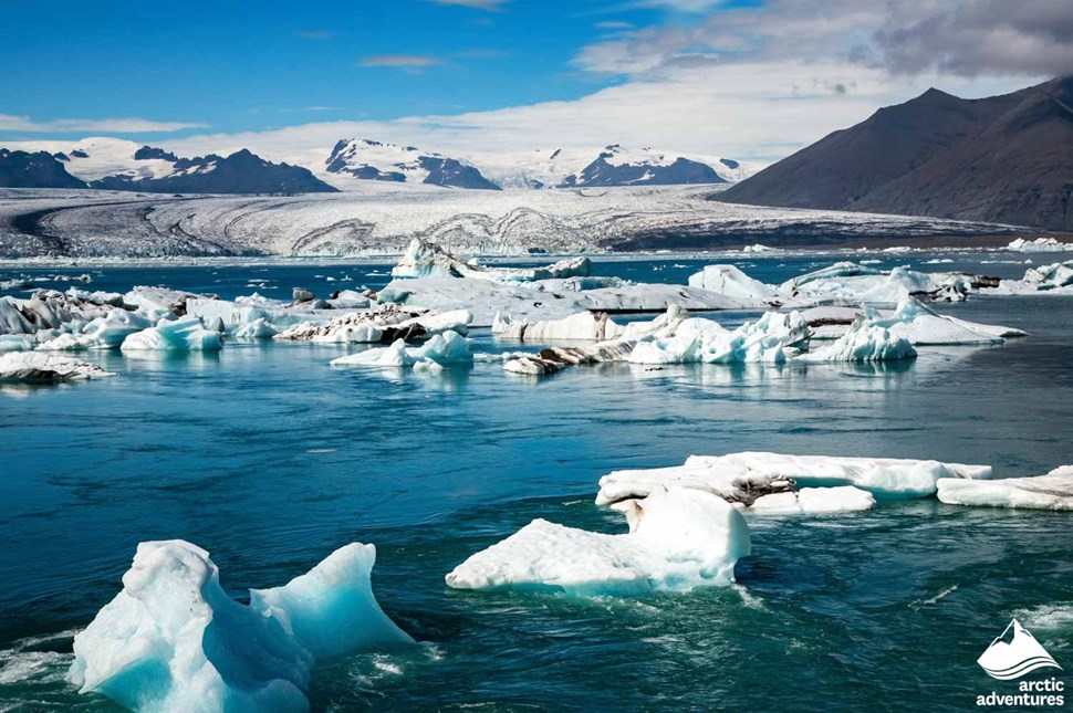 Floating Icebergs at Jokulsarlon glacier lagoon