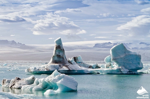 Huge icebergs in Jokulsarlon glacial lagoon