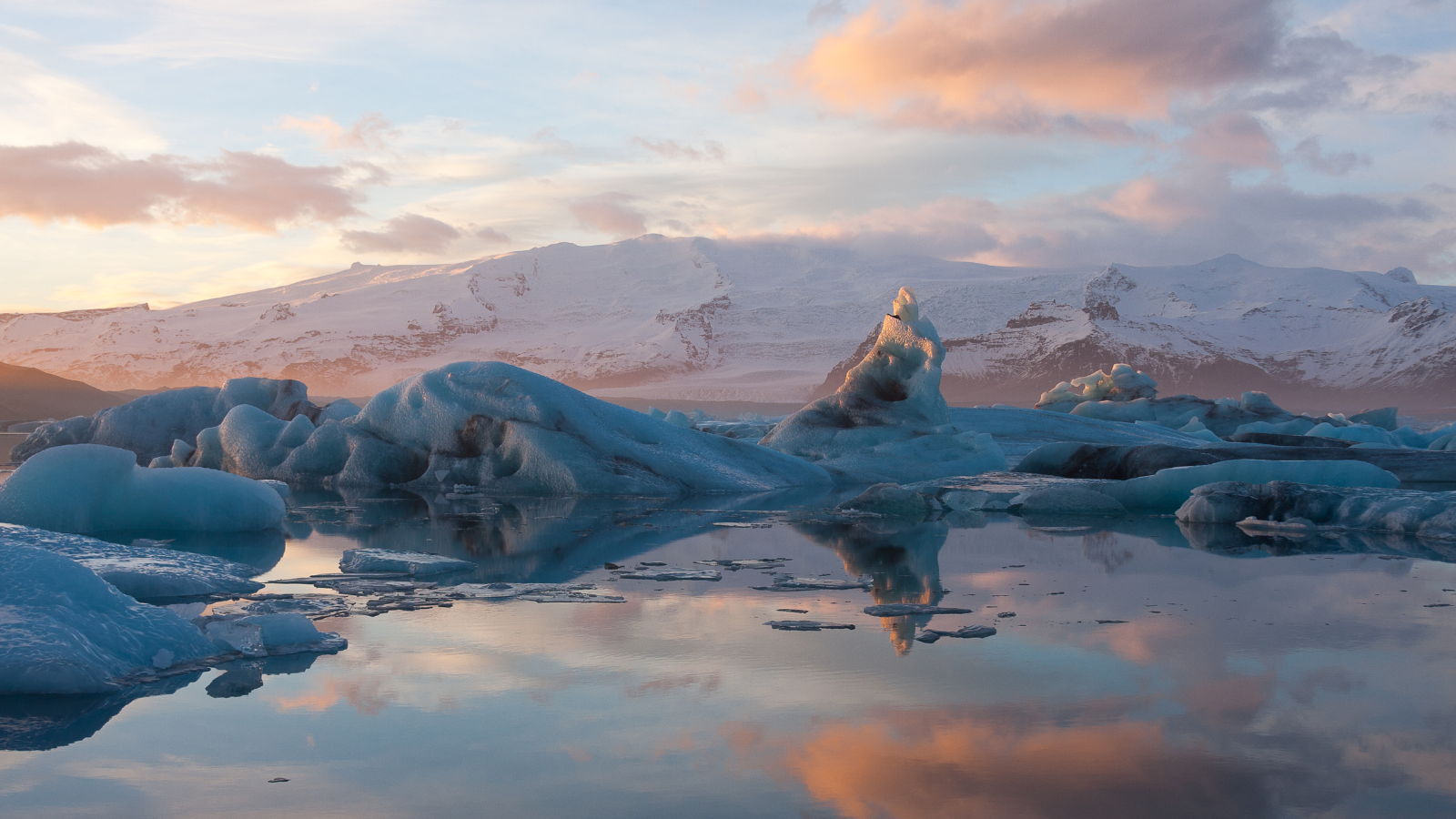 A Guide To Jokulsarlon Glacier Lagoon | Arctic Adventures