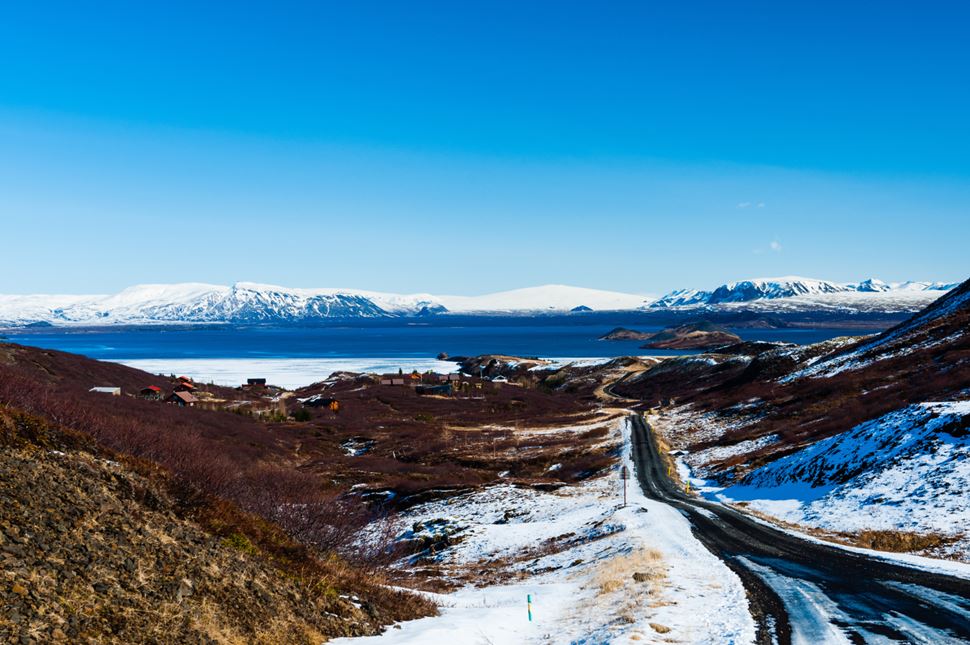 Track leading to Thingvallavatn Lake in Thingvellir National Park.