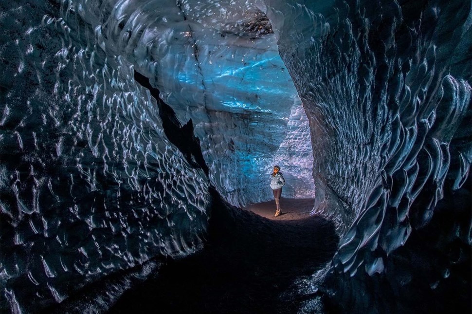 Old view of the inside of Katla ice cave