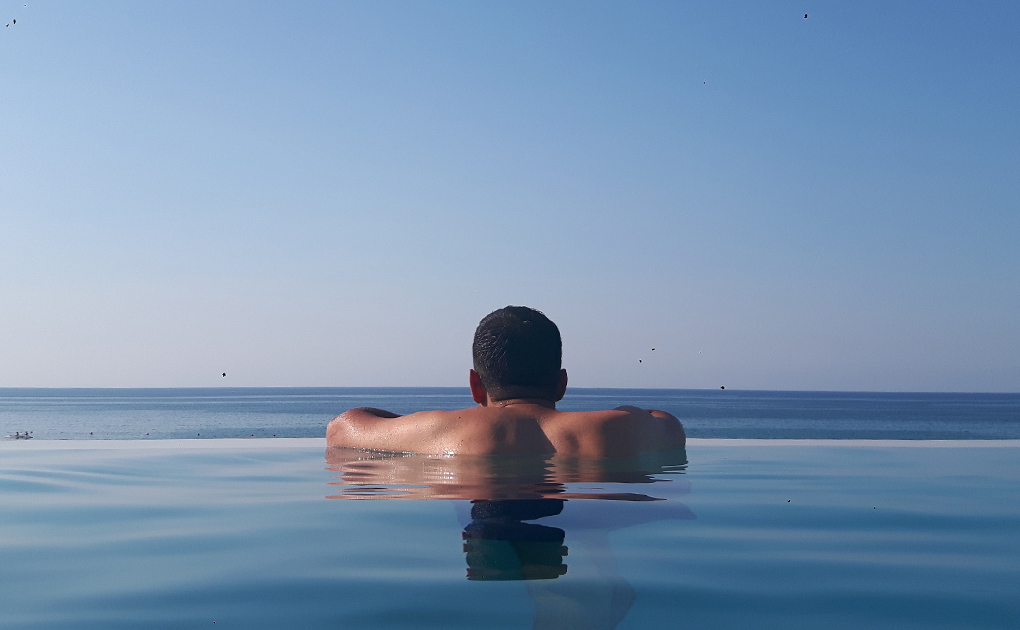 Swimming Pool Etiquette in Iceland