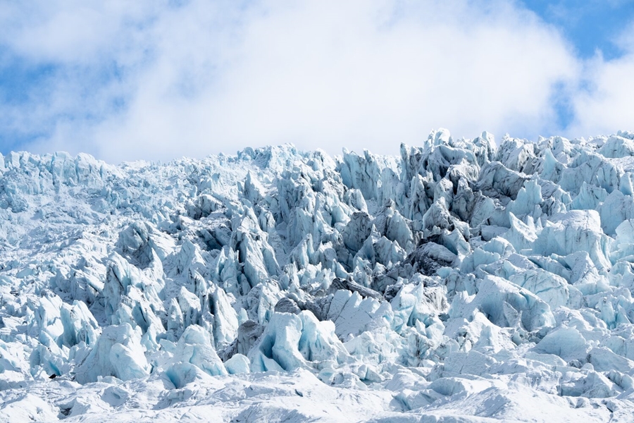 Vatnajokull glacier spikes