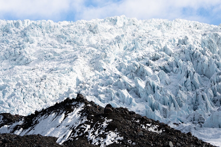 Huge glacier spikes on Vatnajokull glacier