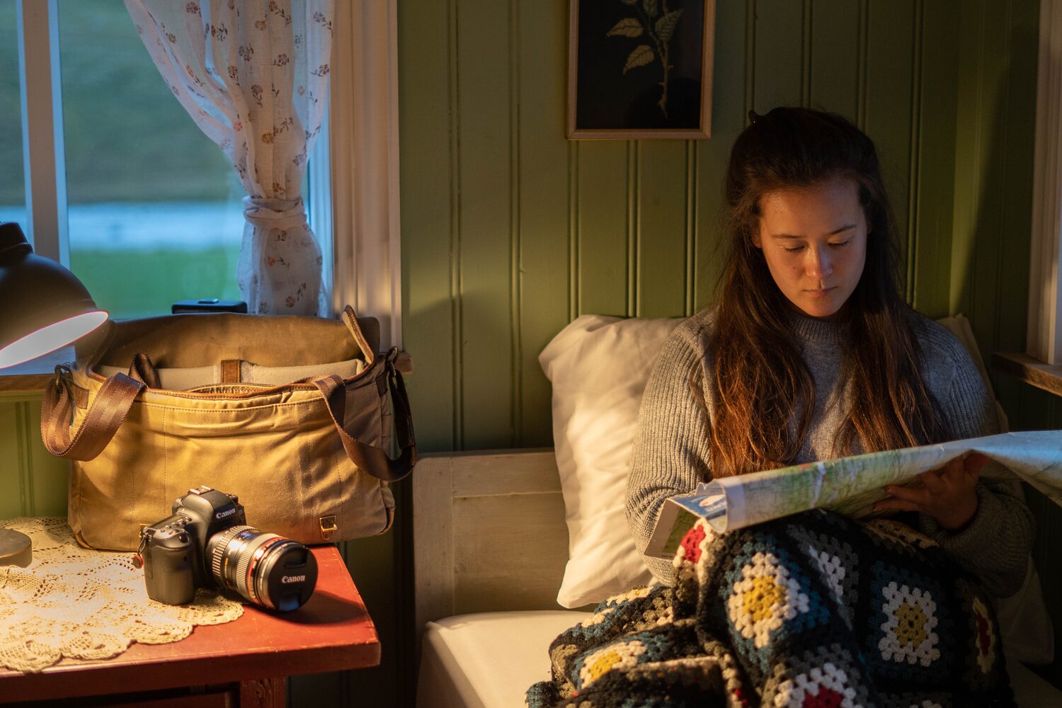Female Farmhouse Bed