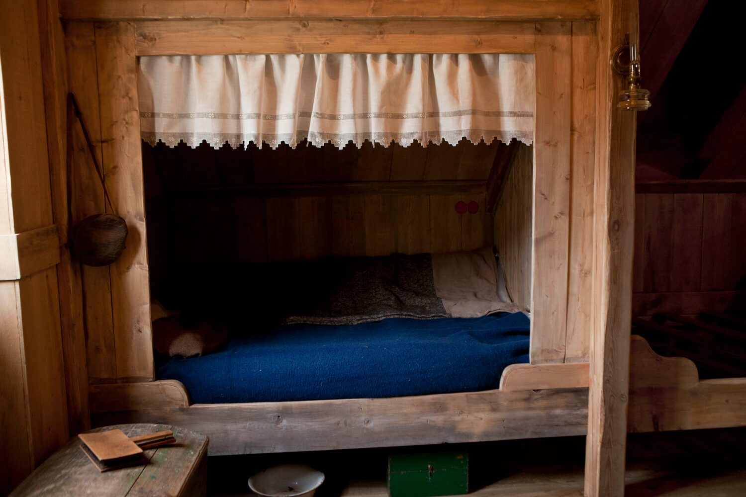 Double or single closet-bed room with private bathroom