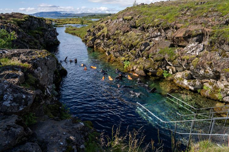 Snorkeling tour in Silfra Fissure between tectonic plates