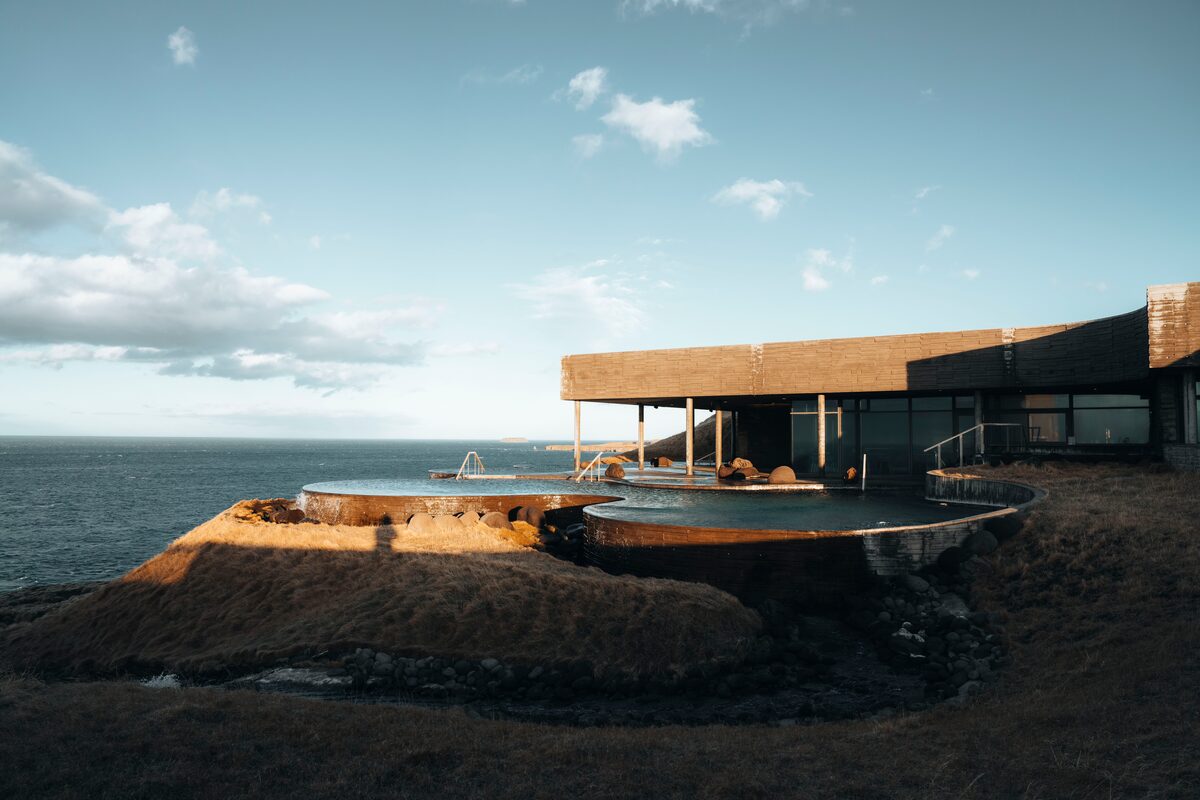 Side view of Geosea wellness baths in Iceland