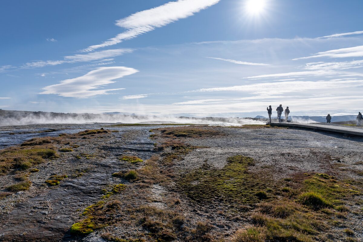 Small group tour walking across geothermal area in Hveravellir 