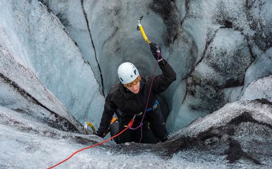 Beginner's Guide to Ice Climbing Techniques Beginner's Guide to Ice Climbing Techniques