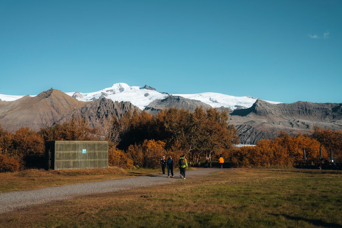 Hikers in Skaftafell Nature reserve