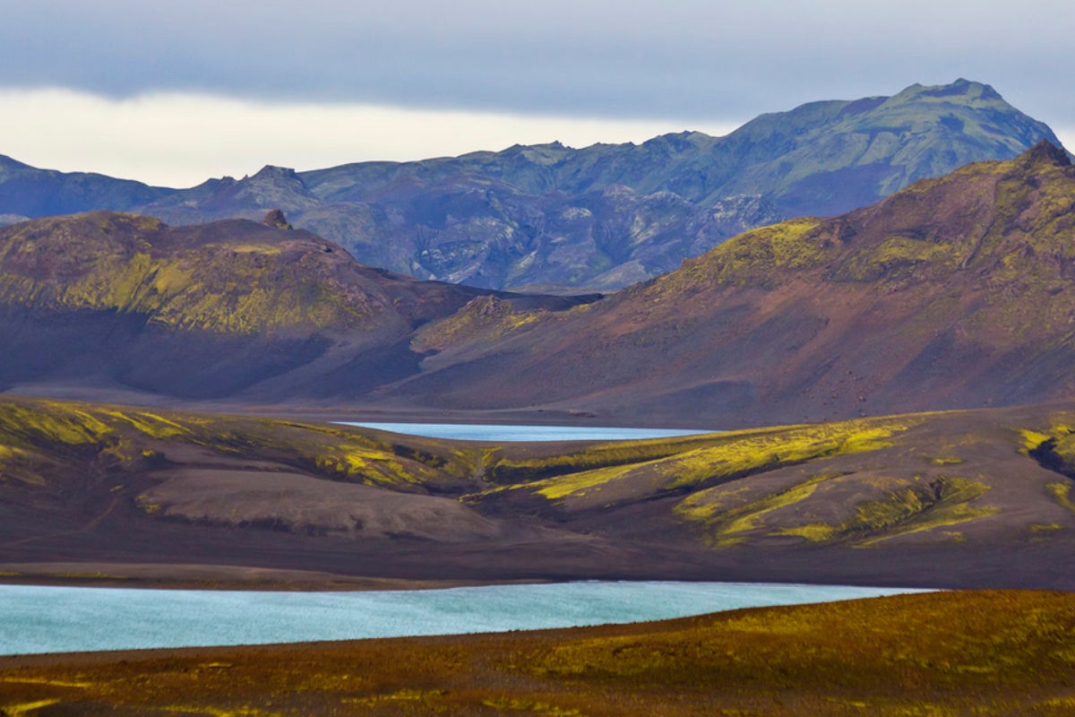 Mountain and lake views surrounding Laki crater.