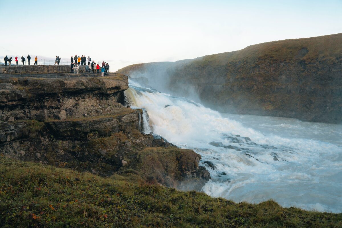 Crowd Gathered Gullfoss Waterfall Iceland