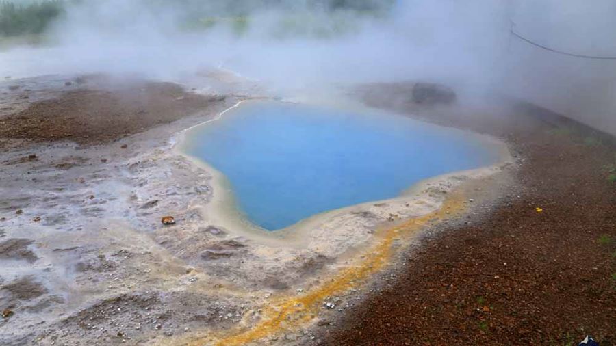 Geysir hot spring area