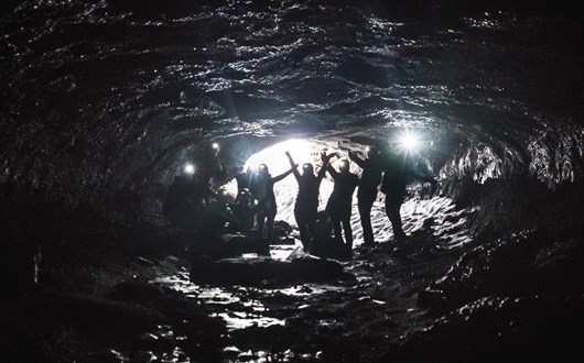 Breathtaking Lava Caving Tour in the Middle of Nowhere Breathtaking Lava Caving Tour in the Middle of Nowhere