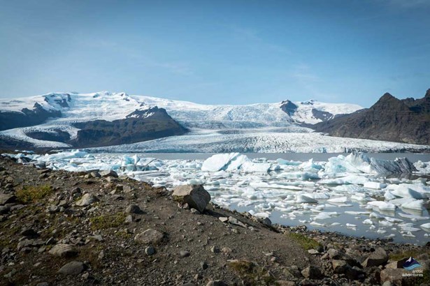 view of Fjallsarlon glacier