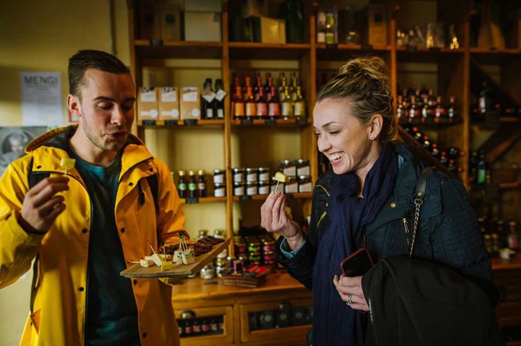 chees tasting tour couple tasting chees plate
